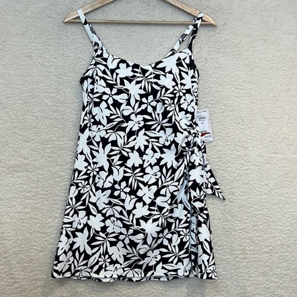Lands' End Black and White Floral One Piece Swimsuit NWT